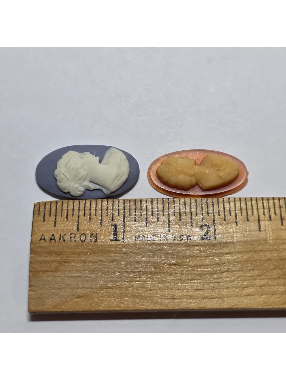 Lot of 4 Small Vintage Style Lady Cameo Cabochons Resin Mixed Colors EUC